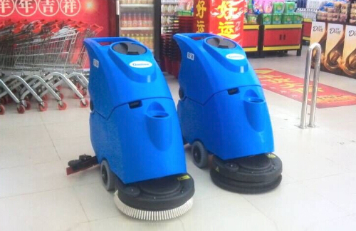 如何選擇一款適用的全自動(dòng)洗地機(jī)？